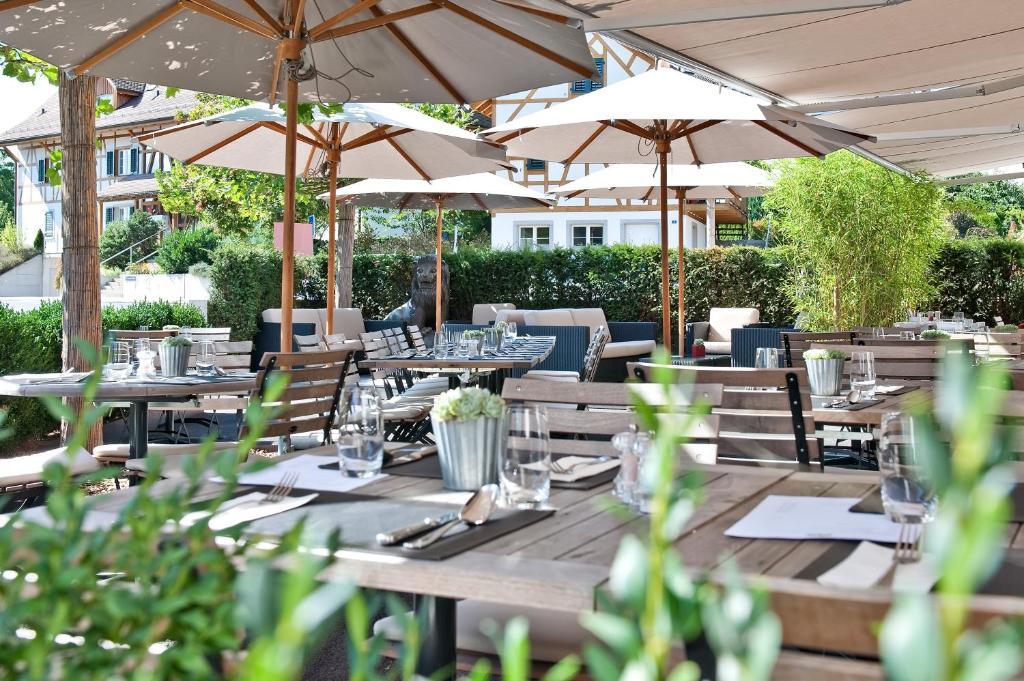 Hotel-Restaurant Löwen Dielsdorf Exterior foto